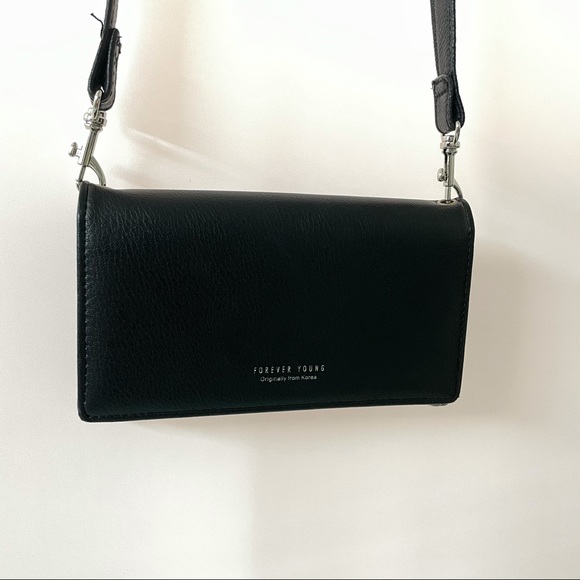 Black crossbody - Picture 2 of 5